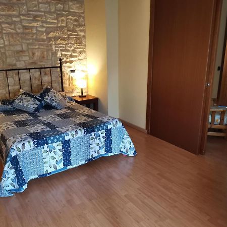 Hostal Del Senglar เอสปลูกา เด ฟรังโกลิ ภายนอก รูปภาพ