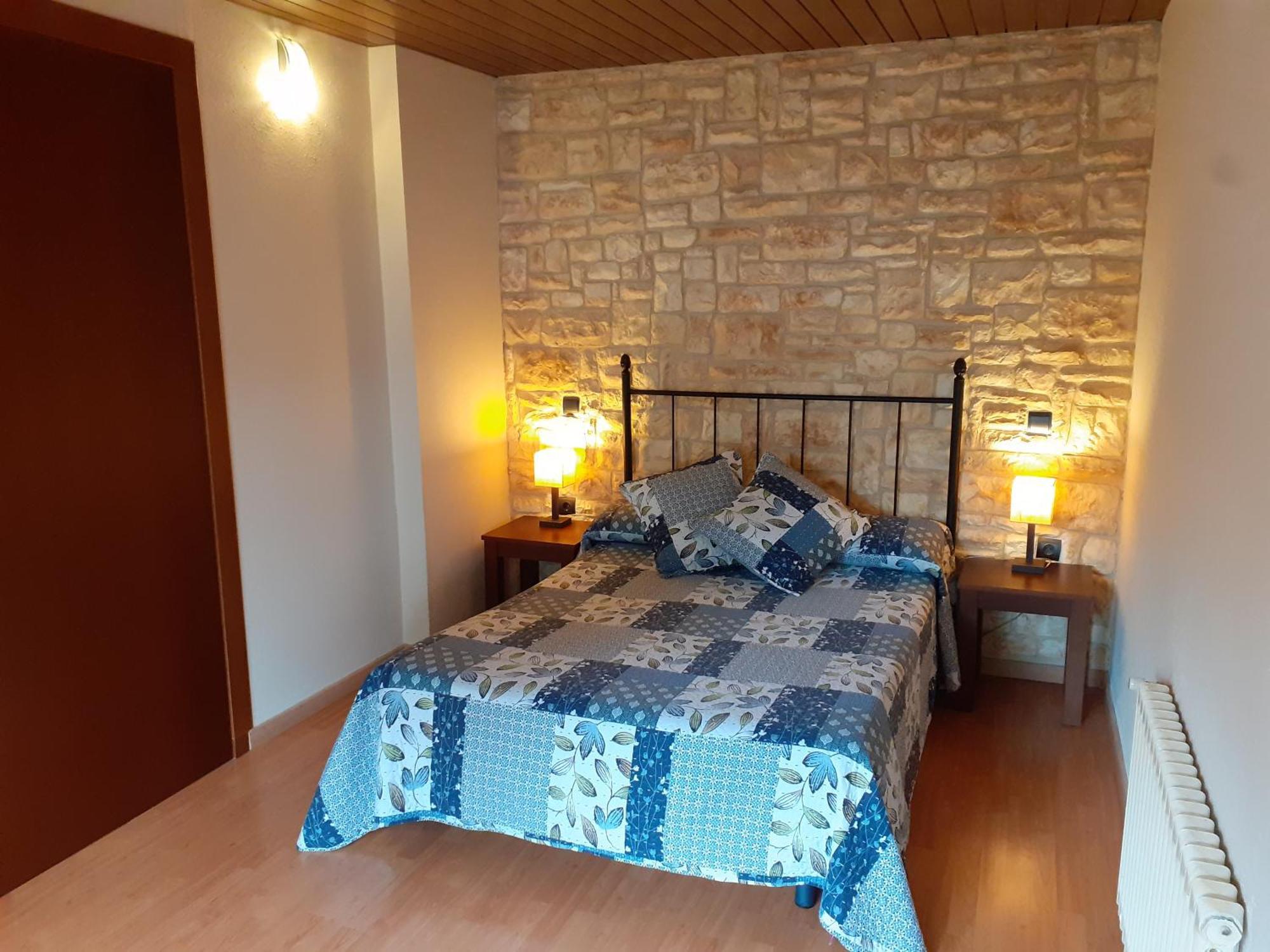 Hostal Del Senglar เอสปลูกา เด ฟรังโกลิ ภายนอก รูปภาพ