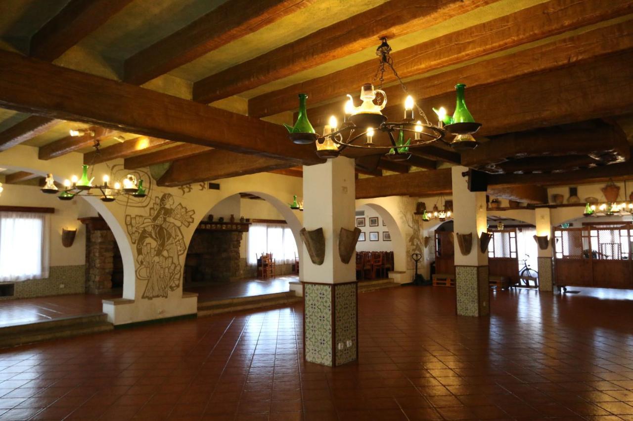 Hostal Del Senglar เอสปลูกา เด ฟรังโกลิ ภายนอก รูปภาพ