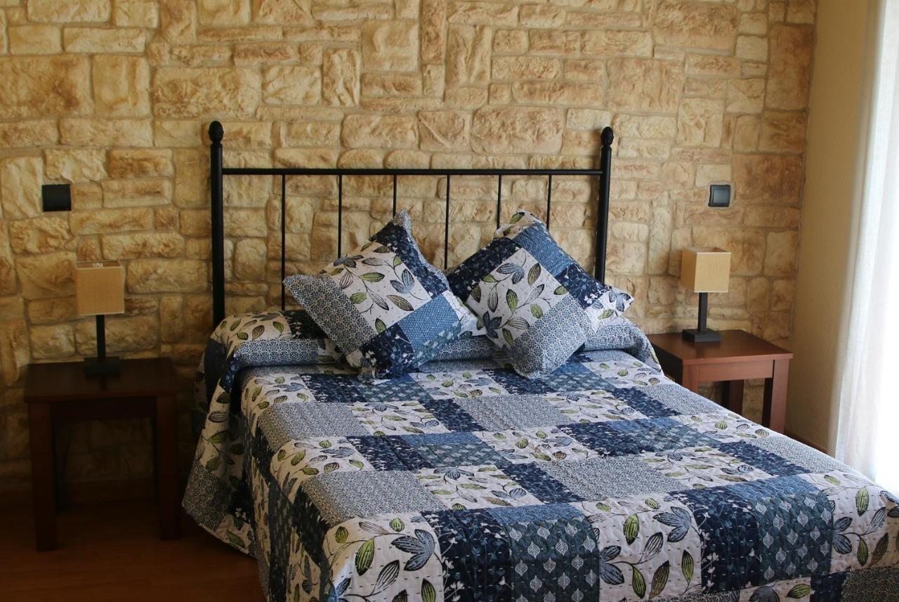 Hostal Del Senglar เอสปลูกา เด ฟรังโกลิ ภายนอก รูปภาพ