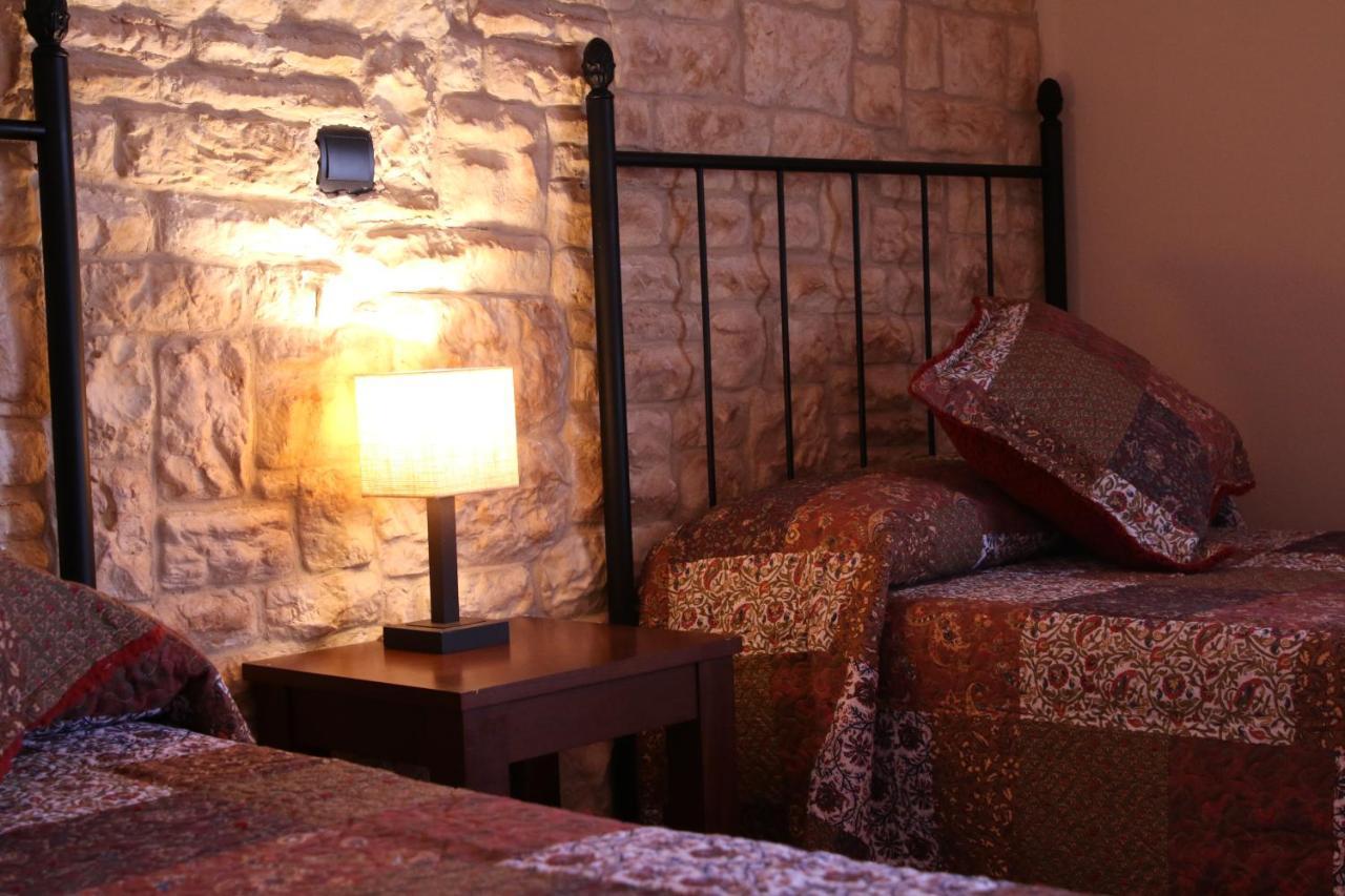 Hostal Del Senglar เอสปลูกา เด ฟรังโกลิ ภายนอก รูปภาพ